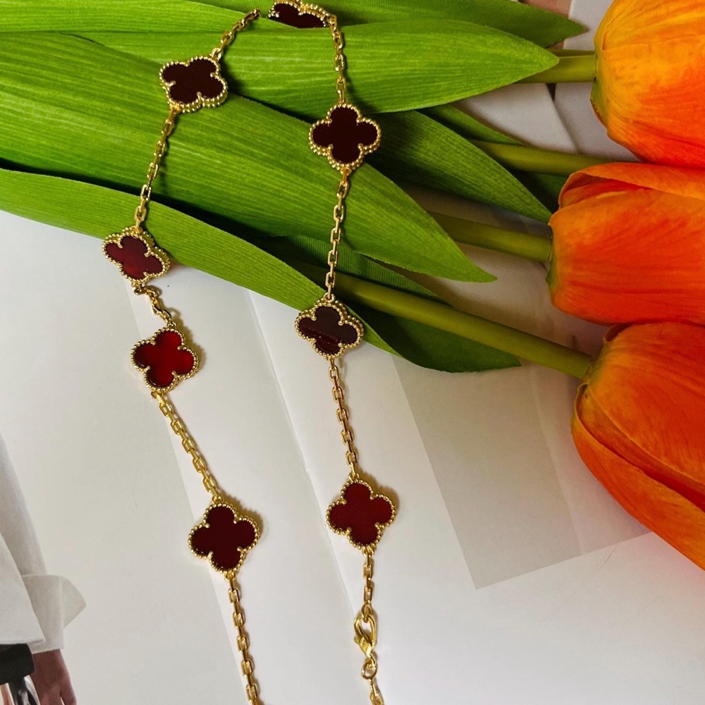 Red Clover Necklace Jewelry - Picture 5 of 17